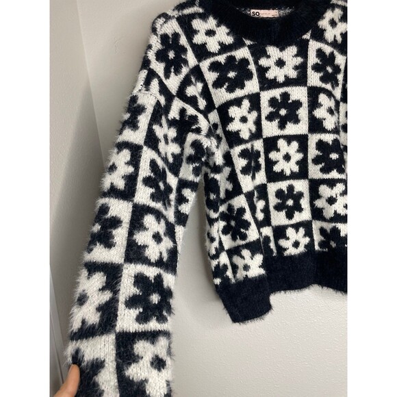 SO Fuzzy Daisy Checkered Sweater Black White Eyelash Knit Floral Grid Pullover - Picture 2 of 5